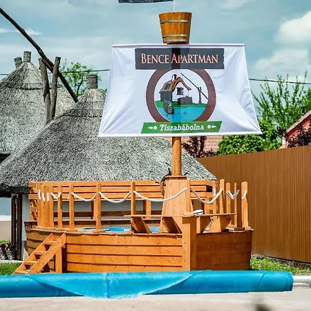 別荘 Bence Tiszabábolna
