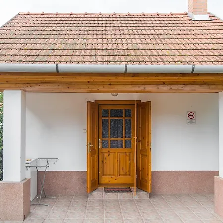 Vakantiehuis Bence *